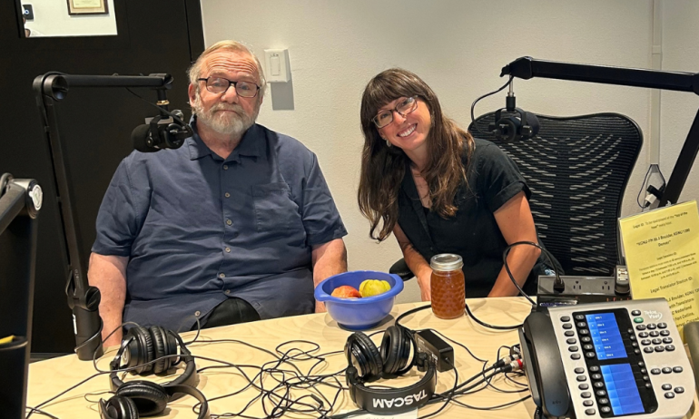 Community Fruit Rescue’s Melanie Hill joins Radio Nibbles to talk apples, bears, and more!
